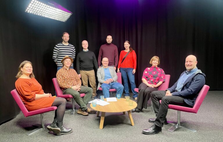 webinaarin puhujien yhteiskuva haaga-helian studiossa