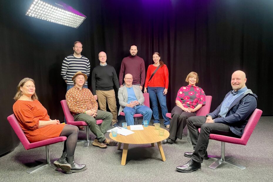 webinaarin puhujien yhteiskuva haaga-helian studiossa